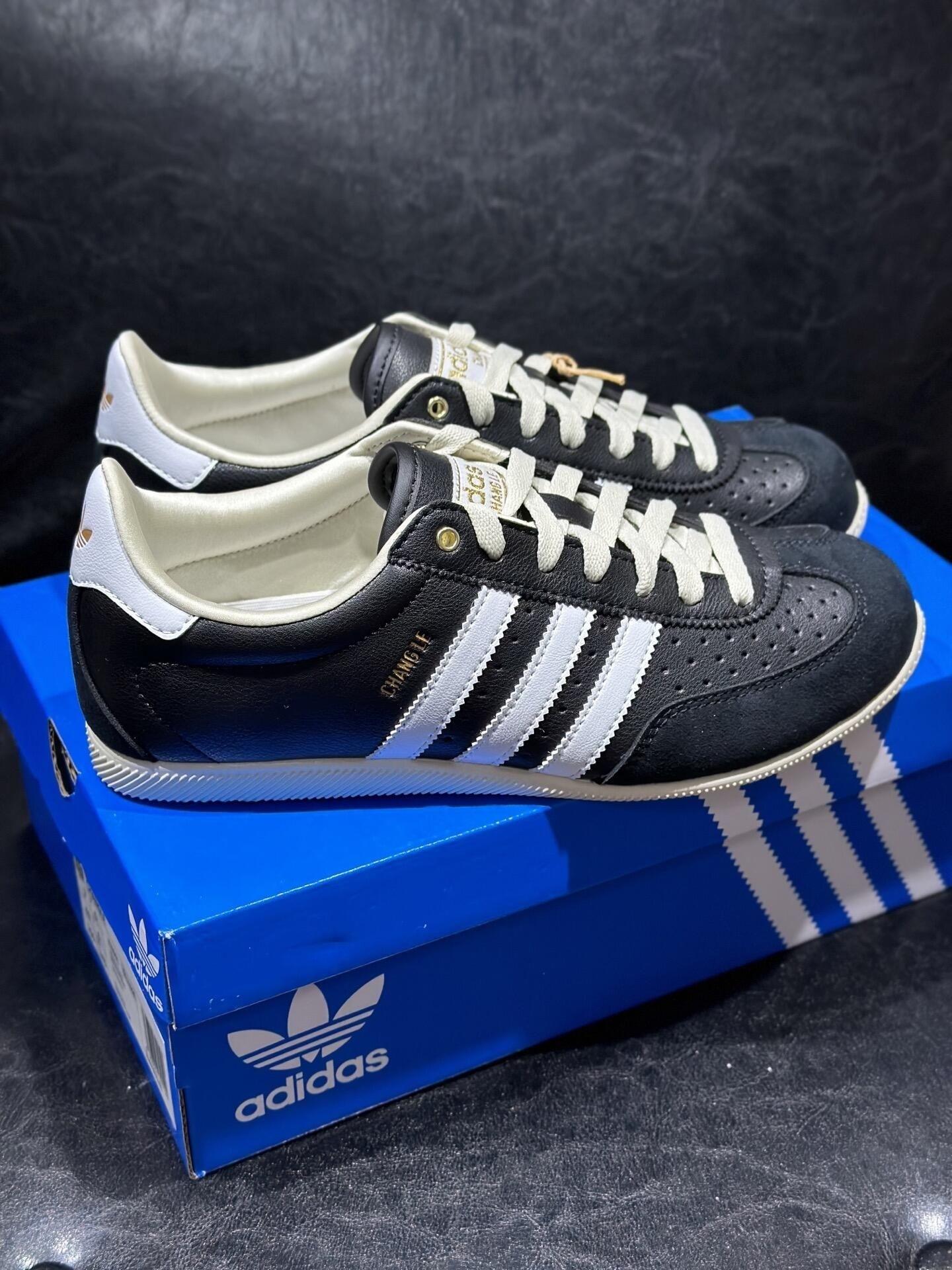 Adidas✨复古黑色德训板鞋带着酷酷氛围感